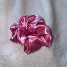 Load image into Gallery viewer, $1 Scrunchies
