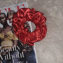 Load image into Gallery viewer, $1 Scrunchies
