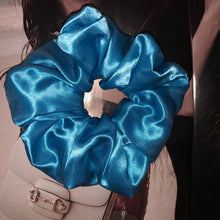 Load image into Gallery viewer, $1 Scrunchies
